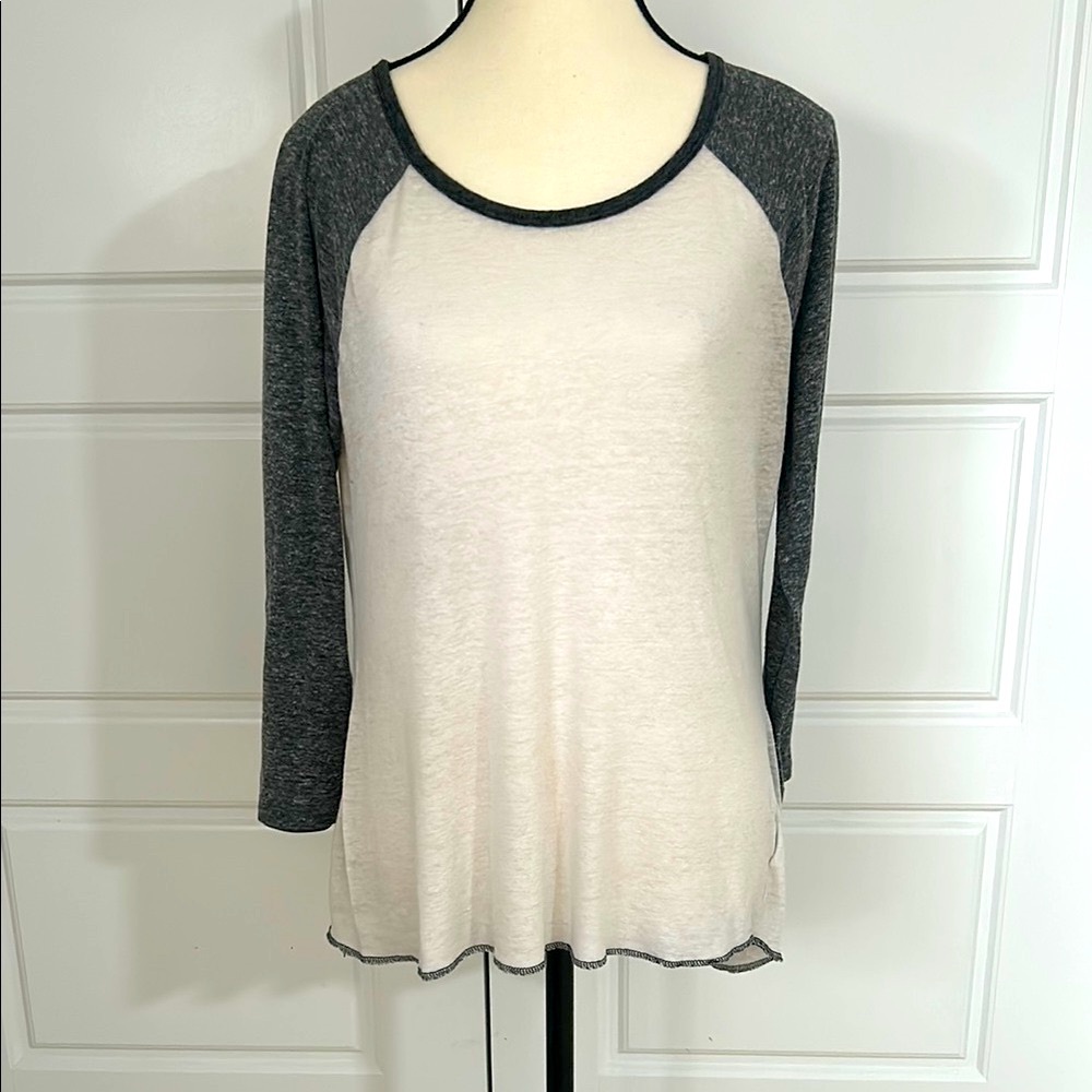 Old Navy Gray and White Raglan 3/4 Sleeve Tee